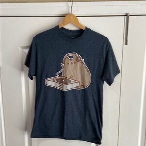 Pusheen The Cat t-shirt size medium